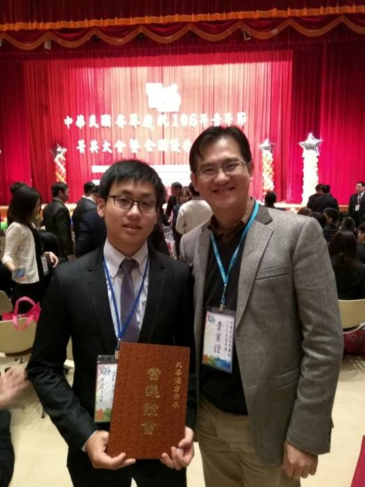 朱學務長到場恭賀合影